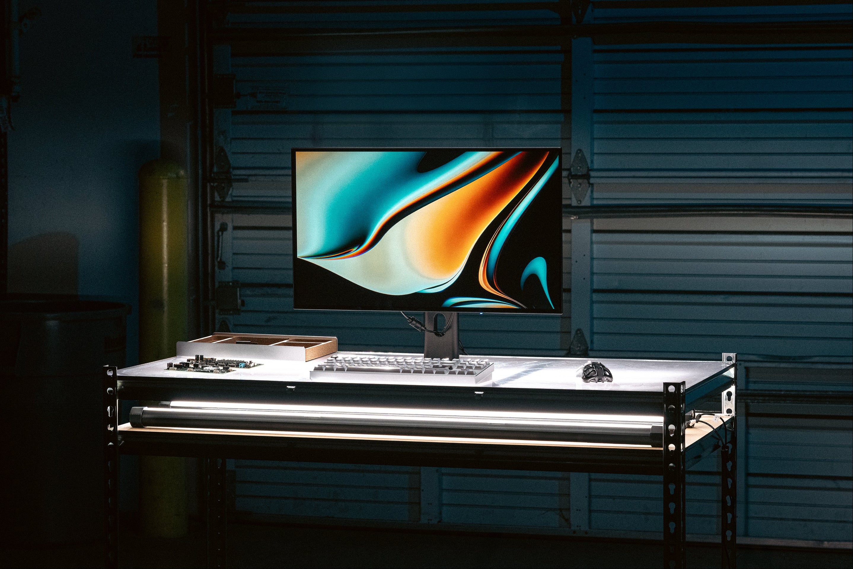 PX277OLEDMAXV2, 27 In. Luma OLED Aura (Gen 2), Lifestyle, Desk setup, industrial